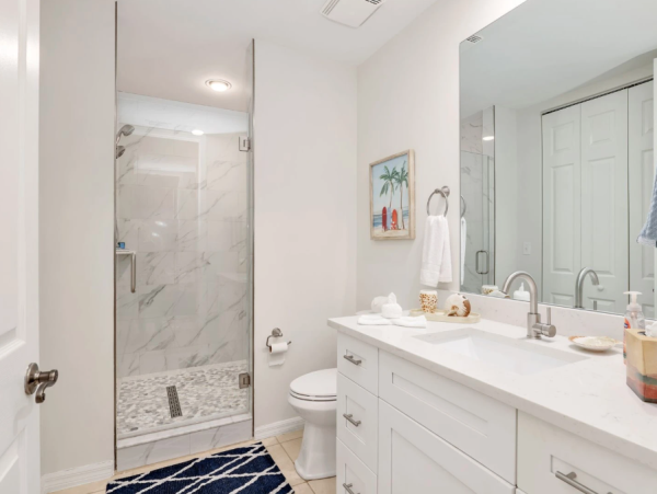 Spacious 3-Bedroom Condo in Naples - Renovated Resort-Style Amenities